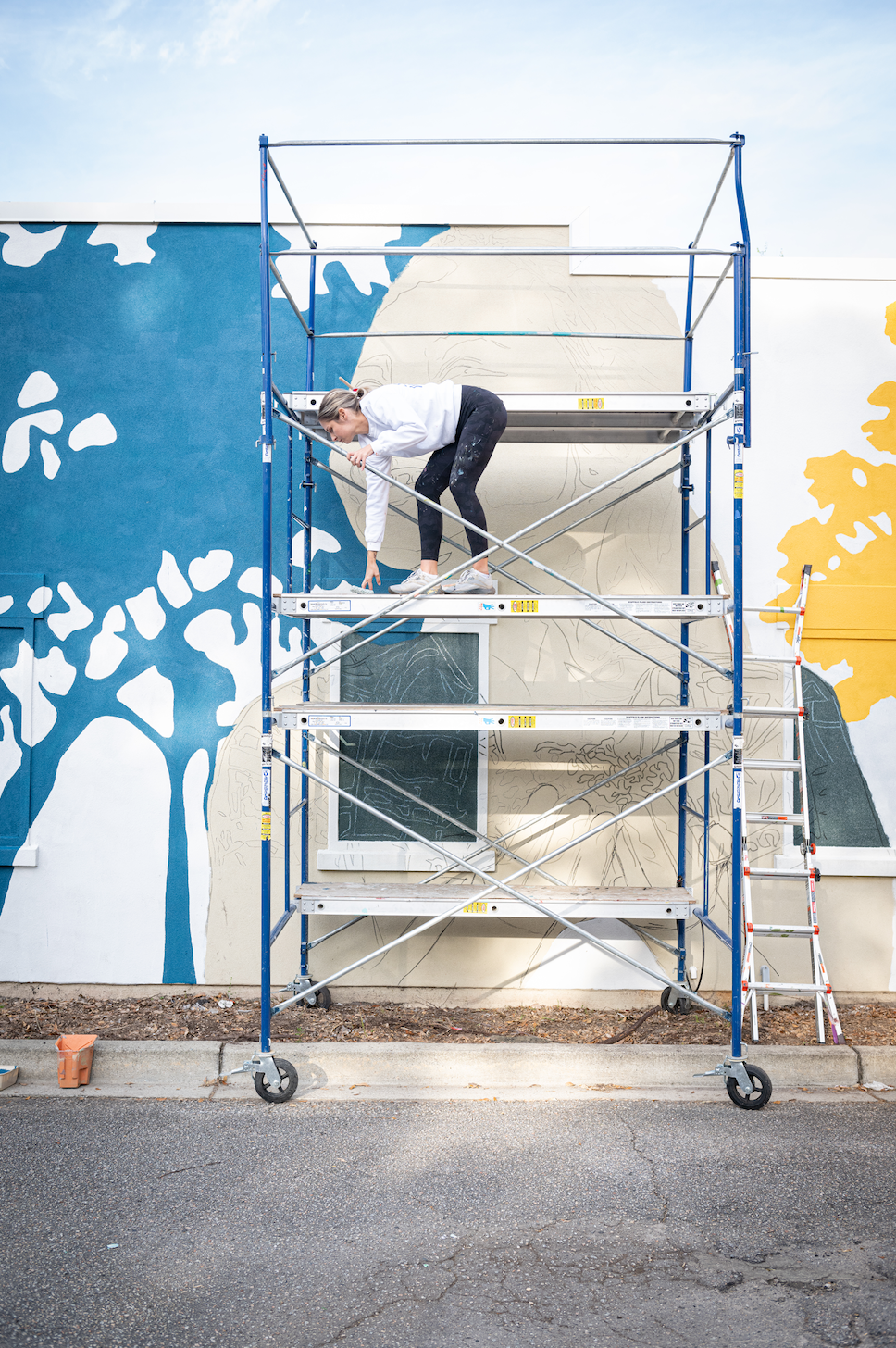 Girls Who Paint Murals 2